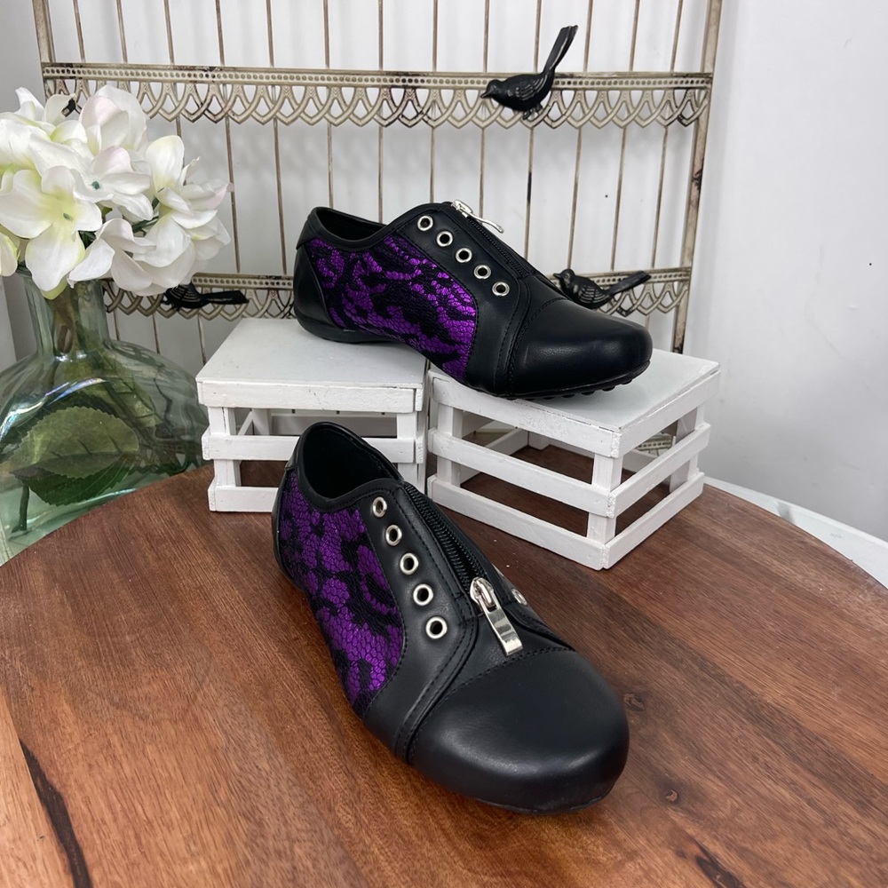 Theme Womens Sneakers Black/Purple size 8.5M.